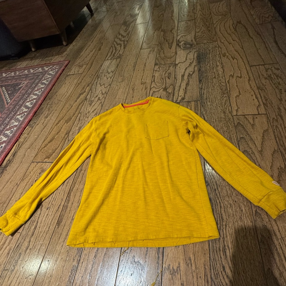 Men’s Topo Design Shirt. Size Medium.